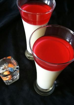 عکسی از دستور پاناکوتا وانیلی با طعم توت فرنگی