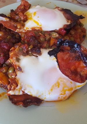 Una foto de Huevos a la flamenca ricos de la Brigada Espartana