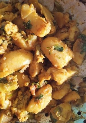 आलू गोभी (Aloo gobhi recipe in hindi) रेसिपी मुख्य फोटो