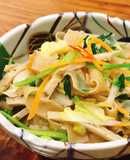 Bánh đa đỏ xào cải bắp