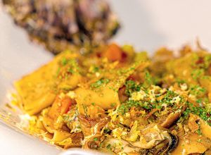 Foto di Paccheri di Legumi alle Ostriche e Porcini con Brunoise di Verdure