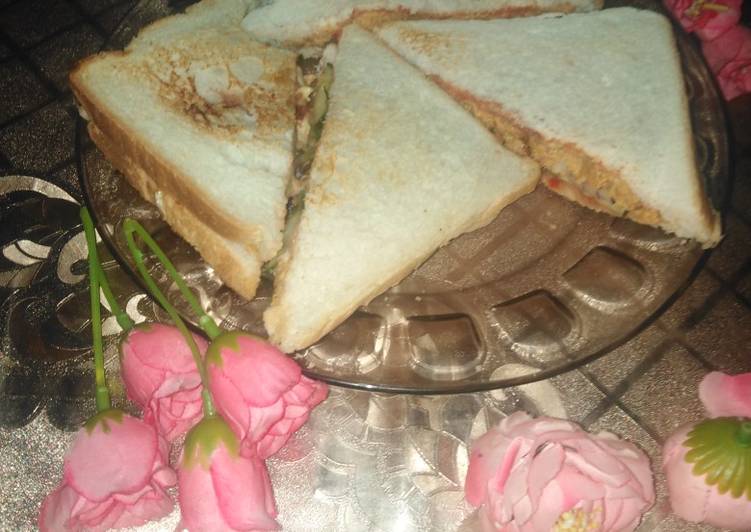 Recipe of Super Quick Homemade Tandoori club sandwich