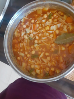 Una foto de Guiso de garbanzos 😋