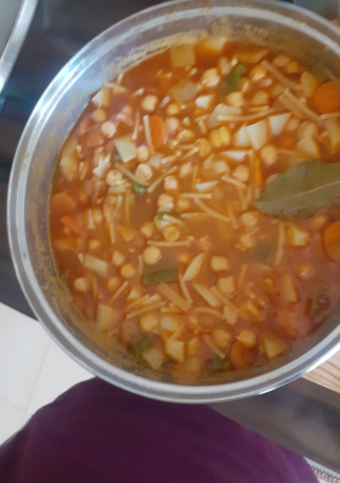 Una foto de Guiso de garbanzos 😋