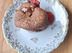 Une photo de Moelleux au chocolat, cœur coulant framboises