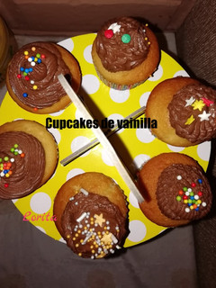 Una foto de Cupcakes de vainilla 🧁