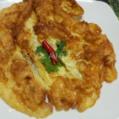 A picture of Thai Style Fluffy Fried Omelet.