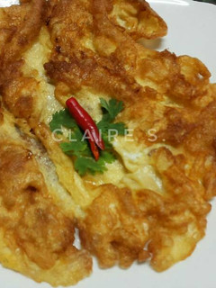 A picture of Thai Style Fluffy Fried Omelet.