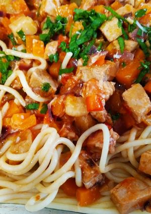 Una foto de Espaguetis con salsa especial