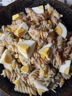 Una foto de Ensalada de pasta tricolor