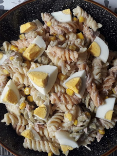 Una foto de Ensalada de pasta tricolor