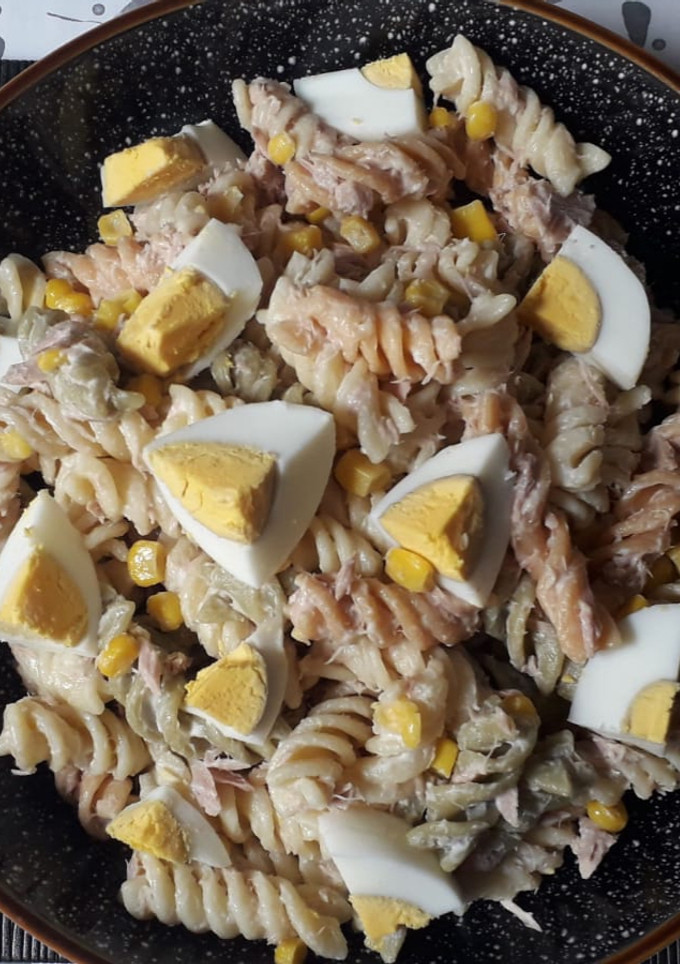 Una foto de Ensalada de pasta tricolor
