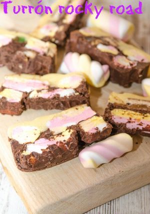 Una foto de Turrón rocky road