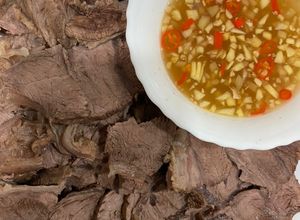 Hình của món Bắp Bò Hấp Sả Gừng.