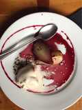 Peras al vino con crema
