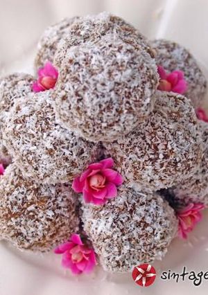A picture of Truffles with prunes.