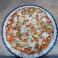 Chicken Tikka Pizza 🍕 A picture of Chicken Tikka Pizza 🍕.