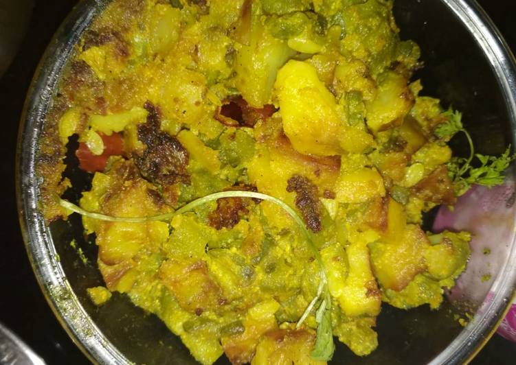 Tasty And Delicious of Badhakopi ghonto (cabbage and Potatoes curry)