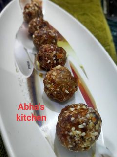 A picture of Fig-dates instant dry fruits ladoo.