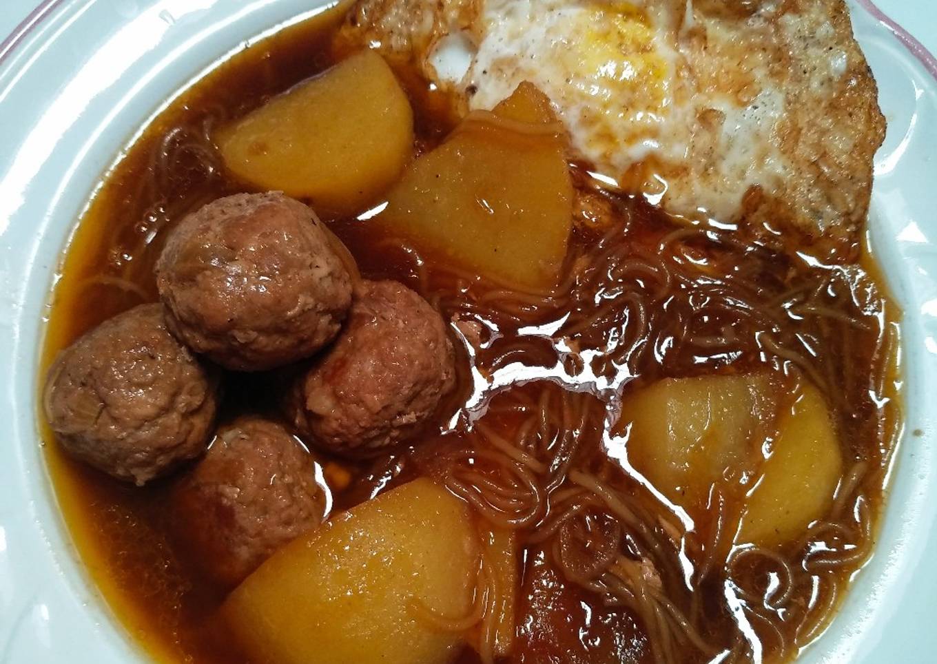 Semur bola daging telur ceplok