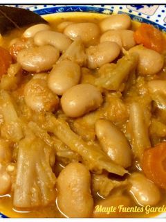 Una foto de Judías blancas estofadas con repollo
