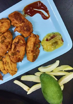 A picture of Rawmango pakodas🍋.