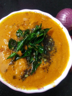 வெங்காய கார சட்னி (Vengaya Kaara Chutney Recipe In Tamil) செய்முறை முக்கிய புகைப்படம்