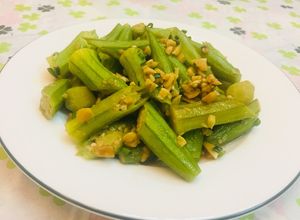 Hình của món Đậu bắp xào tỏi.