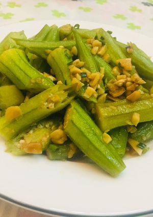 Hình của món Đậu bắp xào tỏi.
