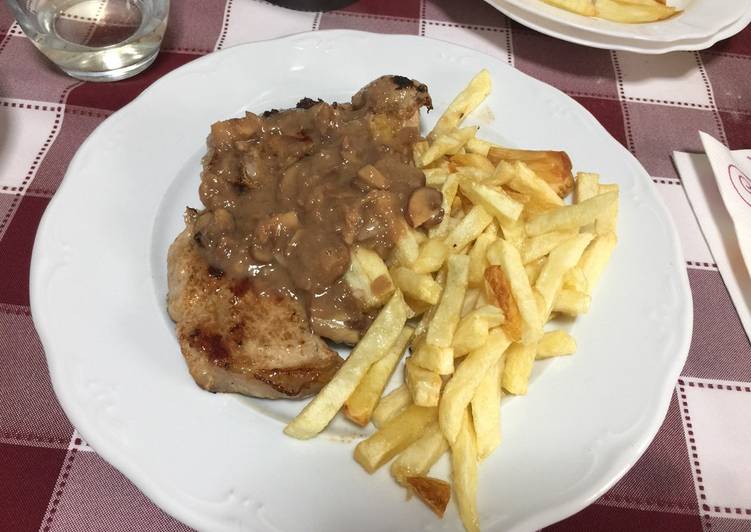 Solomillo de cerdo con salsa de champiñones