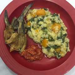 รูปของ Bubur Manado + Ikan Asin + Sambal Tomat