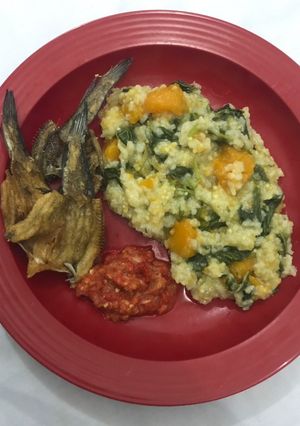 Foto resep Bubur Manado + Ikan Asin + Sambal Tomat