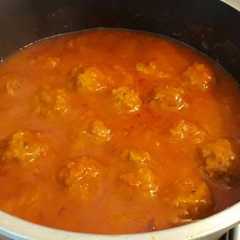 A picture of Albóndigas con salsa.