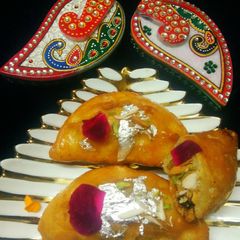 A picture of Mawa gujiya.