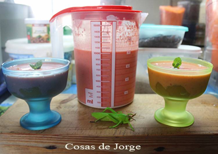 Gazpacho de fresas y sandía con trocitos de melocotón en almíbar