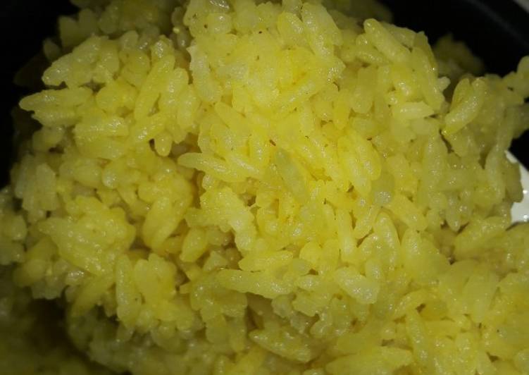 Nasi kuning magic com praktis