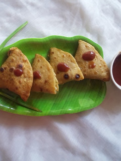 A picture of Roti Samosa.
