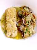 Filetto di Merluzzo con Vongole e Carciofi in Salsa Verde