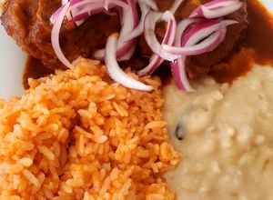 Una foto de Chamorros adobados al horno