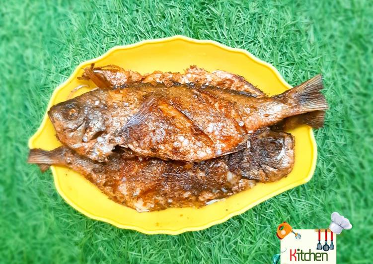 Ikan Goreng Beserta Tips Supaya Tidak Meletus dan Lengket di Pan