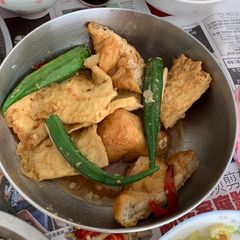 A picture of Bean paste yong tau fu.