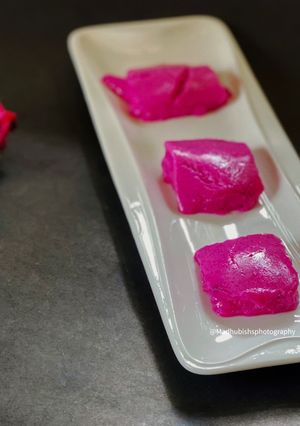 A picture of DragonFruit Tapioca Pudding.