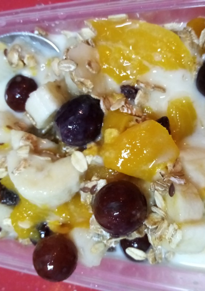 Una foto de Desayuno o postre sano 🍑🍇
