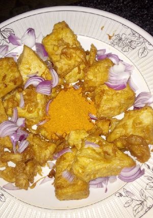 A picture of Awara with egg.