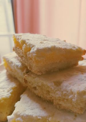 Una foto de Cuadrados de limón 🍋