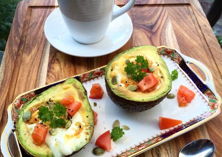 Recipe of Speedy Roasted avocado and eggs