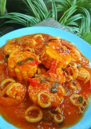 A picture of Padang-Style Shrimp and Squid.