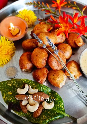 मीठे पुए (Mithe Pue recipe in Hindi) रेसिपी मुख्य फोटो