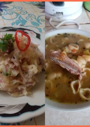 Una foto de Sopa y ensalada de carne