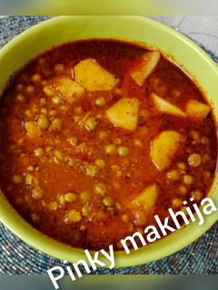 आलू मटर (Aloo matar recipe in hindi) रेसिपी मुख्य फोटो